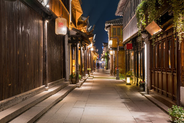 Obraz premium At night, the streets of Zhouzhuang Ancient Town, Suzhou, China