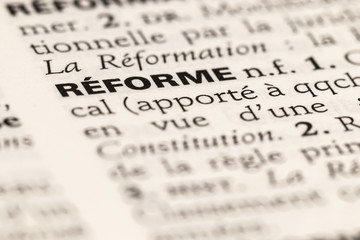 Fototapeta premium Réforme - photo macro de la définition du dictionnaire français