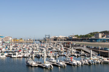 Fototapeta na wymiar Le bassin Napoléon, port de Boulogne-sur-Mer