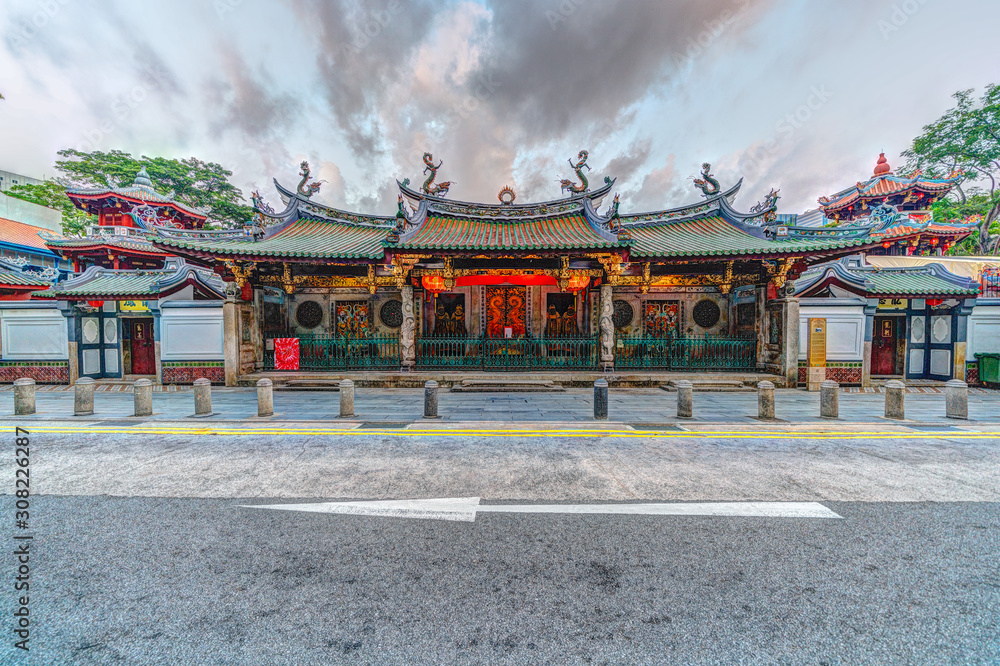 Wall mural hdr image of thian hock keng temple in singapore