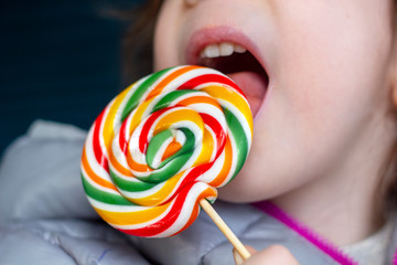Fototapeta na wymiar girl with lollipop