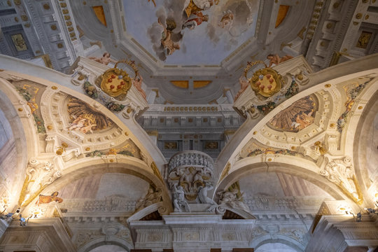 Panoramic view of interior and arts of Palazzo Pitti