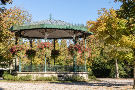 Le Jardin public de Saint-Omer: le kiosque