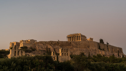 Fototapeta premium The Parthenon, Propylaea and Acropolis on a clear day with no clouds
