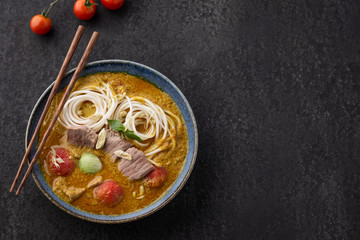Space noodle with green curry