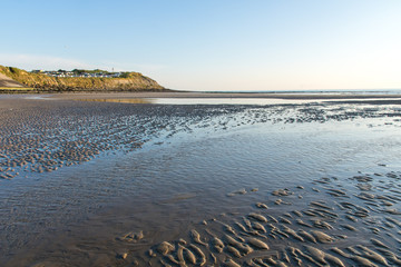 La plage de Le Portel et les falaises