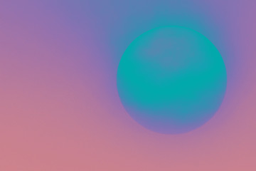 Coucher du soleil dans la brume vaporeuse