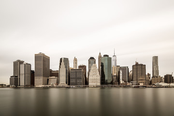 Fototapeta na wymiar New York city skyline against a grey sky