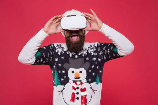 It is so real. happy bearded hipster in vr glasses. man experiencing virtual reality. indoor vs outdoor activity. Virtual reality. Santa man wearing virtual reality goggles. imagine best xmas party