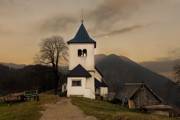 Fototapeta premium old church in the mountains