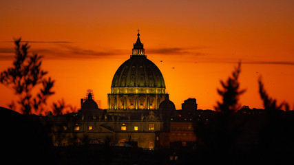 Fototapeta na wymiar St. Peter's Basilica Roma Vatican City Church Building Sunset