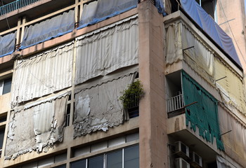 Fototapeta na wymiar Heruntergekommenes Wohnhaus in Beirut