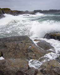 tiff breeze and the waves hit the rock i norge