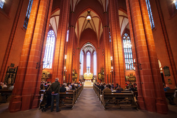 Fototapeta na wymiar Saint Bartholomew Frankfurt Cathedral interior