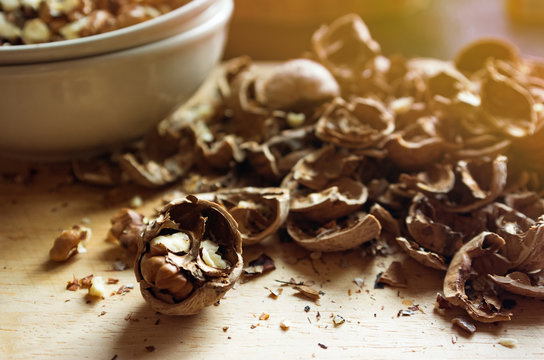the shell of walnuts, clean of nuts