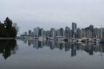 Obraz premium refleksja nad jeziorem