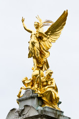 Fototapeta premium Gilded Winged Victory at the top of the memorial