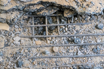 Breakout floor with concrete iron