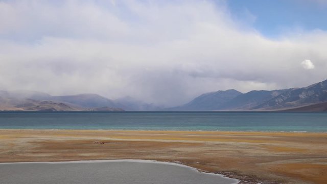 time lapse by the lake, tomo riri lake ladakh 