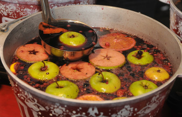 Apple mulled winein at the fair in Kiev, November 30, 2019.