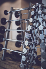 Fototapeta premium Frau im Fitnessstudio beim Sport machen