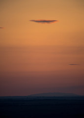 Nuvem isolada depois do por do sol
