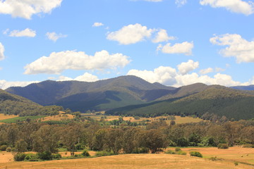 Fototapeta na wymiar mountain and countryside landscape in Victoria, Australia