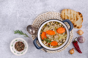 Minced meat with vegetables and beans