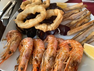 grilled prawns on grill
