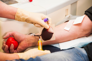 Blood transfusion in the ICU