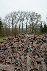 bauschutt in der landschaft