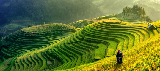 Fotobehang Mu Cang Chai Mu Cang Chai, Vietnam landschap terrasvormig padieveld in de buurt van Sapa. Mu Cang Chai-padievelden die zich over berghelling in Vietnam uitstrekken.