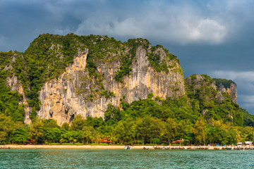 Fototapeta na wymiar Küstenlandschaft am Railay beach bei Krabi in Thailand
