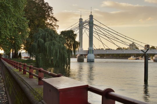 HDRtist HDR - http://www.ohanaware.com/hdrtist/