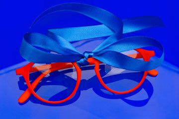 Gafas para leer y poder ver de lejos, con cristales graduados; regalo de navidad, gafa con un lazo