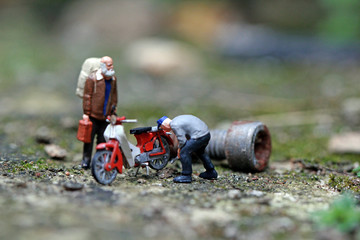 miniature figures, tiny people, ho scale, 1:87 scale