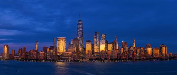 Foto op Canvas View to Manhattan skyline from Jersey city at sunset © elena_suvorova