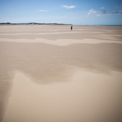 plage vide avec une seule personne