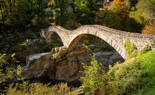 Ponte Dei Salti Bridge in Lavertezzo, Verzasca Valley, Switzerland