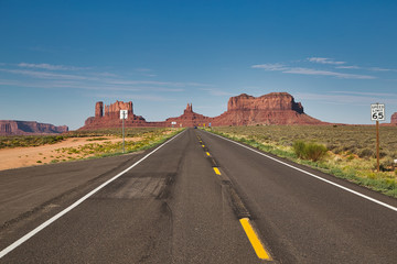 Fototapeta na wymiar Highway zum Monument Valley