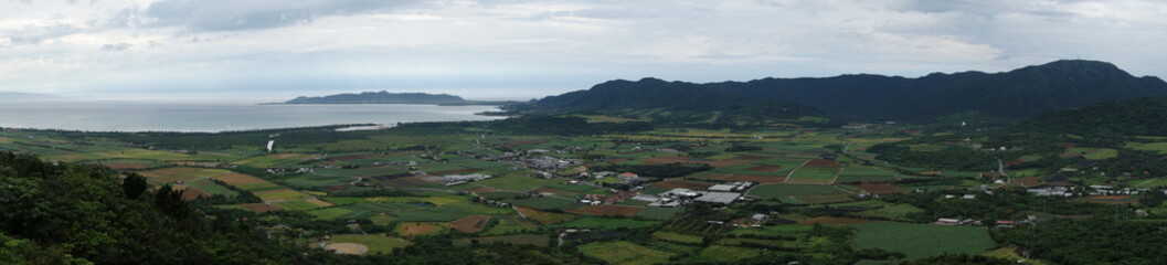 Fototapeta na wymiar Überblick auf die Insel von Ishigaki im Pazifik Japan Okinawa