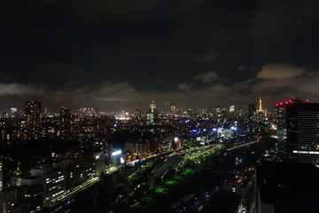 Fototapeta na wymiar Tokyo bei Nacht Shinagawa Blick nach Norden