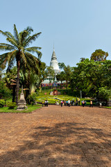 Fototapeta na wymiar Wat Phnom in Phnom Penh, Cambodia