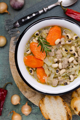 Minced meat with vegetables and beans