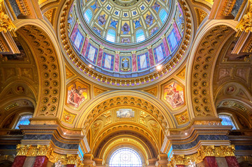 Fototapeta premium Budapest, Hungary - May 22, 2019 - The interior of St. Stephen's Basilica located on the Pest side of Budapest, Hungary.