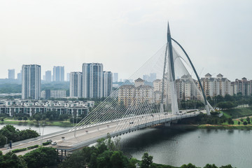 Fototapeta na wymiar Seri Wawasan Bridge at Putrajaya Malaysia