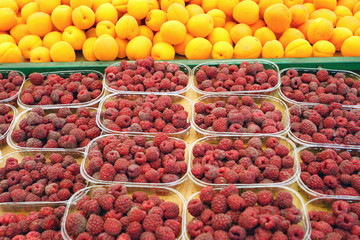 Fresh raspberries at a farmers market