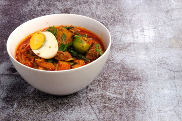 Mutton curry noodle in big bowl