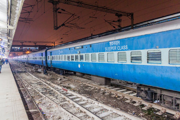 Fototapeta premium DELHI, INDIA - JANUARY 24, 2017: Train at Old Delhi Railway Station in Delhi, India.