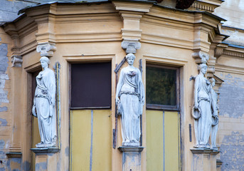 Caryatids are elements of the decoration of the palace of Grand Duke Mikhail Nikolaevich. Manor...